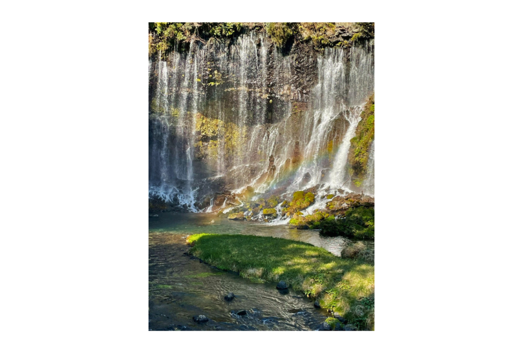 白糸の滝　虹