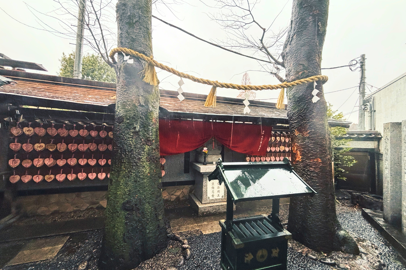 豊川稲荷東京別院愛染明王