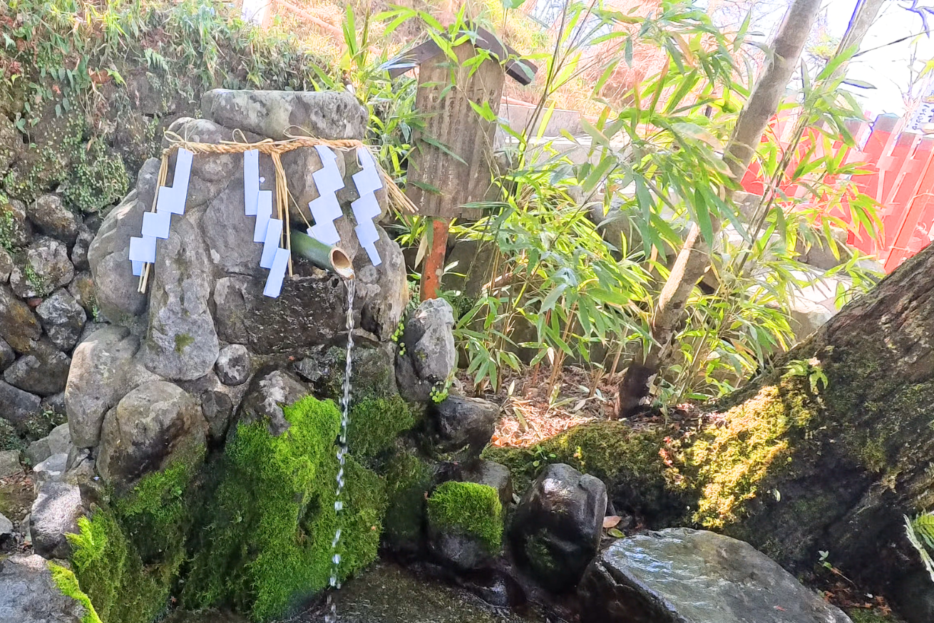 出雲大神宮　真名井の泉　京都　亀岡