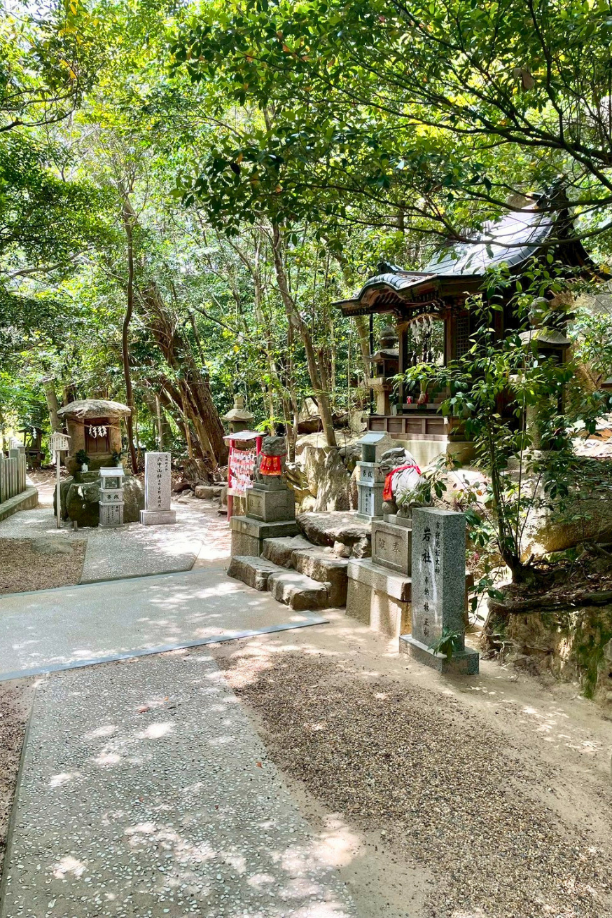 越木岩神社