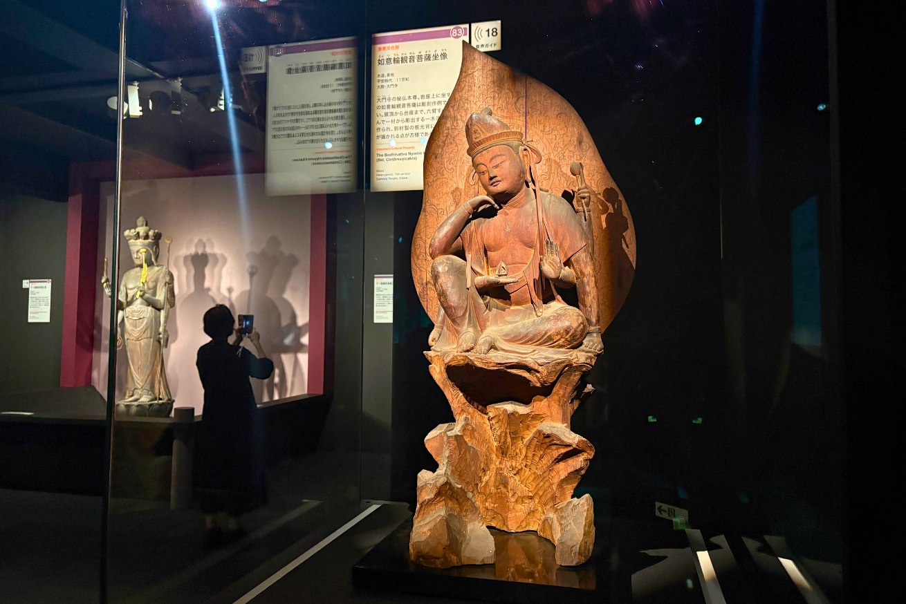 みほとけの仏像といっしょ ②｜特別展「弘法大師生誕1250年記念 空海と真言の名宝」大阪・大門寺 如意輪観音菩薩坐像（平安時代 11世紀 重要文化財）