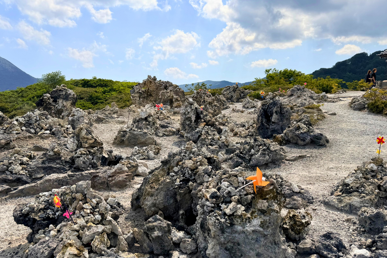 恐山菩提寺・地獄めぐりの岩場