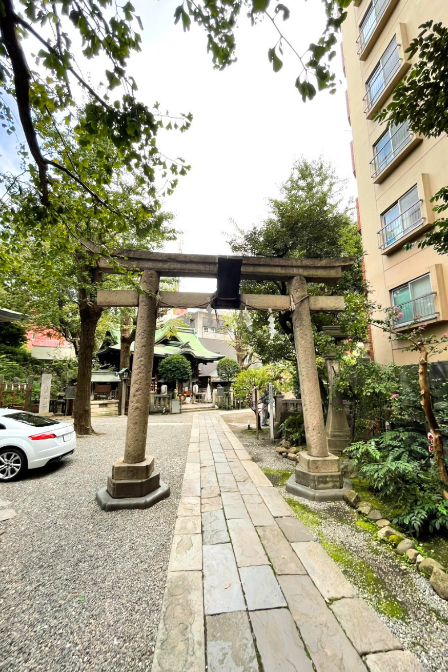 小野照崎神社の参拝風景